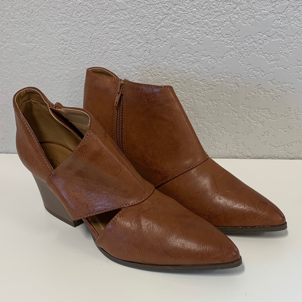 Qupid Brown Ankle Booties